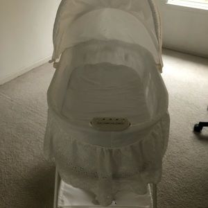 delta baby bassinet